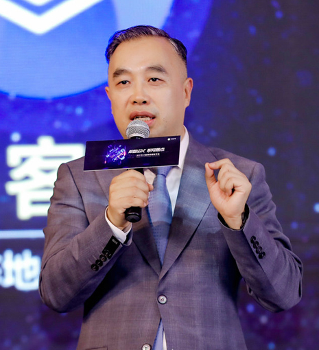 富力北京销策中心总经理李伟豪,招商地产北京公司营销总监王然,金地